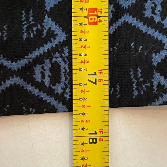 Madison Jules Black Blue Cream Batik Style Print Pleated Full Skirt NWOT Size M - Picture 10 of 10